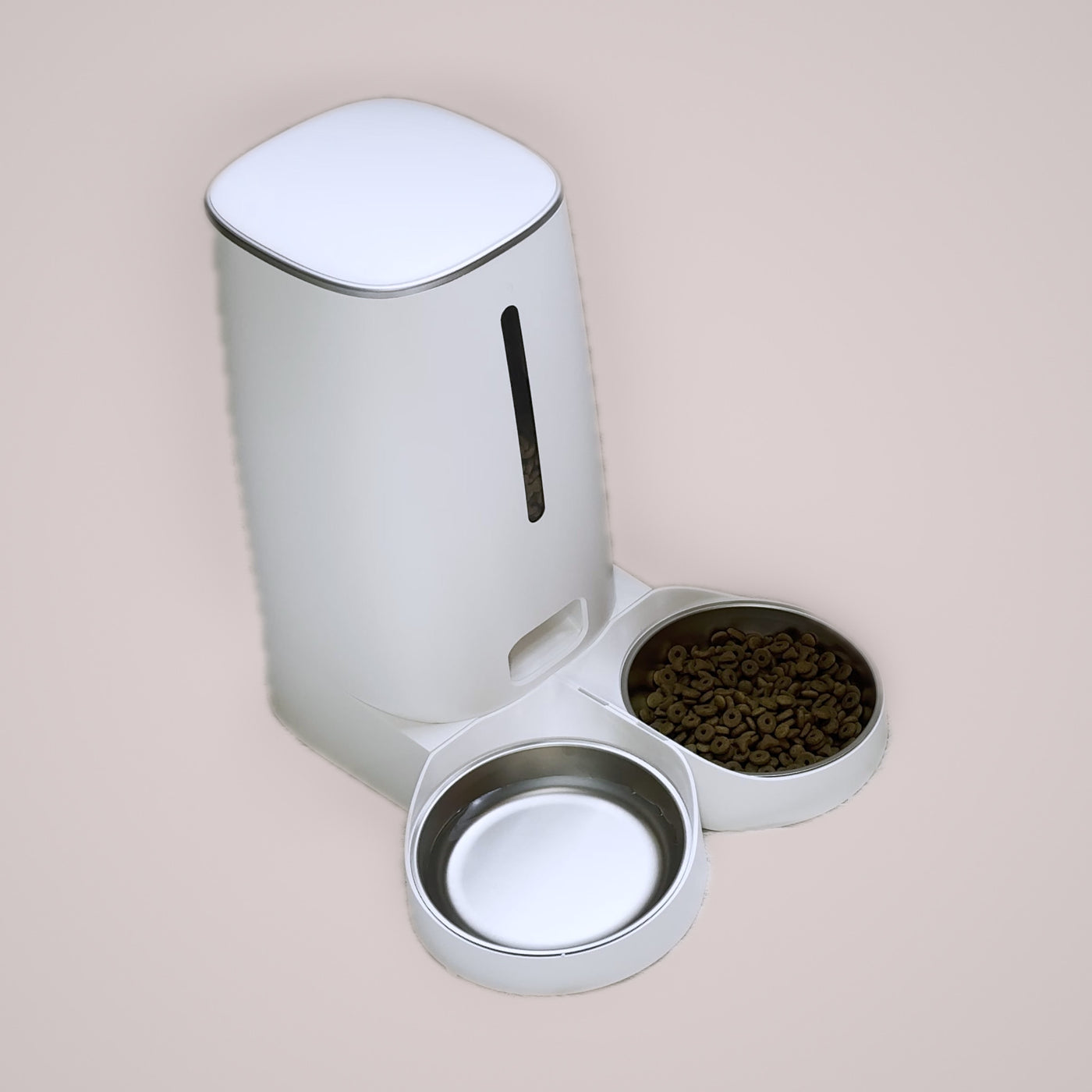 Holmere automatic cat feeder with one bowl filled with dry food